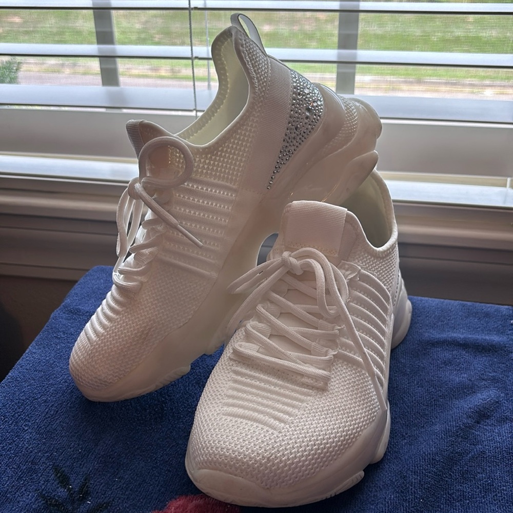 Torrid white with crystals 7WW sneakers